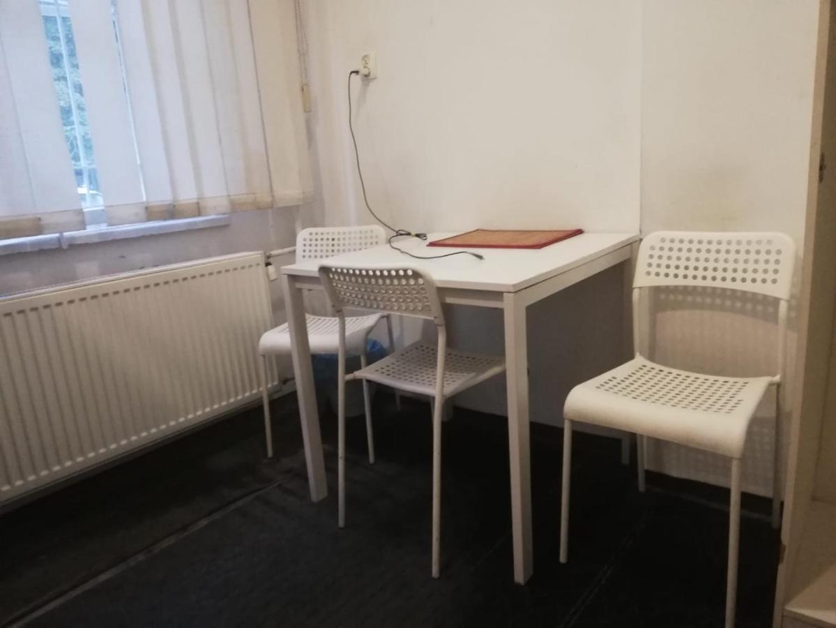 Hostel Zielonka  Extérieur photo
